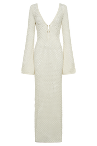 Robe longue blanche en maille ajourée, encolure V et patte boutonnée