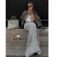 Veste en cuir noire rétro, style moto, manches à zips et ceinture à boucles