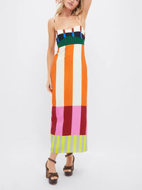 Robe longue à bretelles multicolore, bandes verticales orange, crème, bleu, rose et vert