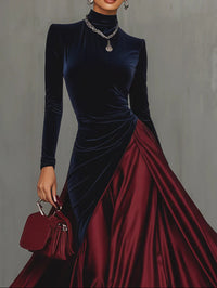 Robe de soirée en velours bleu nuit à col haut, empiècement drapé rouge bordeaux