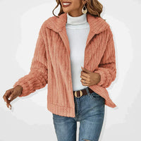 Gilet décontracté rose saumon à texture bouclette, col châle et fermeture zippée
