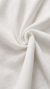 Tissu blanc texturé avec effet froissé, matière légère de robe