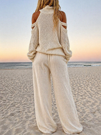 Ensemble beige clair : haut en maille ajourée sans manches et pantalon fluide à taille nouée