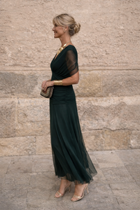 Robe longue verte foncée, décolleté en V dos, jupe en tulle léger et léger
