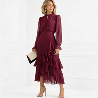 Robe plissée élégante à volants étagés, manches longues, couleur bordeaux
