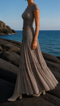 Ensemble haut manches courtes gris anthracite et jupe longue à volants, taille crochetée