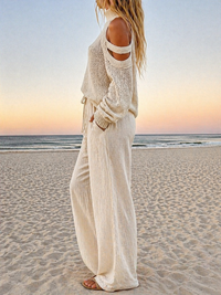 Ensemble beige clair : pull ajouré à épaules ouvertes et pantalon ample taille nouée