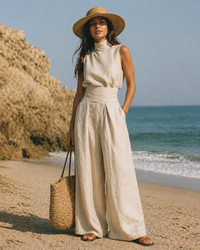 Ensemble beige clair en lin : haut col montant sans manches et pantalon large à taille ceinturée