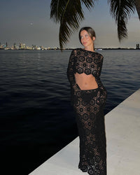 Ensemble crochet noir ajouré : top court et bas taille haute, motif géométrique