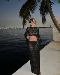 Ensemble crochet noir ajouré, top court et bas taille haute, motif cercles