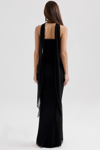 Robe midi noire en maille, vue de dos, bretelles et empiècement au dos.