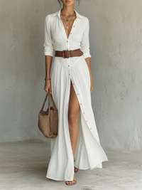 Robe longue blanche à manches longues, col V, boutons, ceinture en cuir
