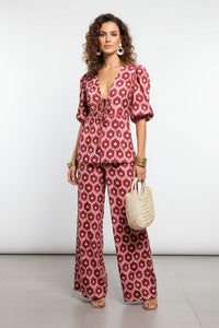 Ensemble pantalon ample et blouse manches courtes à motif géométrique rouge