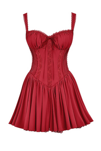 Robe courte sans manches rouge cerise, corset à laçage et jupe plissée évasée