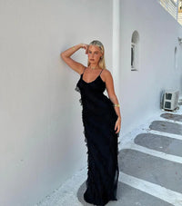 Robe longue noire à bretelles fines, volants en cascade, tenue près du corps