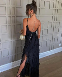 Robe longue noire dos nu, bretelles réglables et volants avec fente