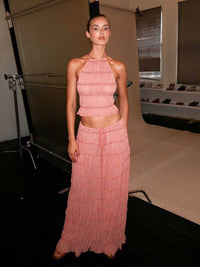 Ensemble bohème à volants rose : haut halter à volants et jupe longue froncée