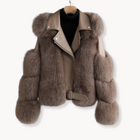 Veste en cuir et fourrure beige, col en cuir avec boutons-pression et ceinture