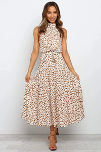Robe longue d’été Zaria écru à taches orange, col montant, sans manches