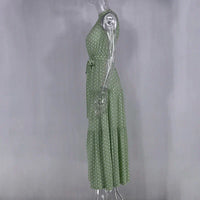 Robe longue d’été vert sauge à pois blancs, col montant sans manches, ceinture