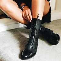 Bottes classiques noires à lacets, tige mi-mollet, bout arrondi, semelle épaisse