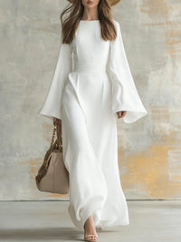 Robe de soirée longue blanche, encolure carrée et manches évasées