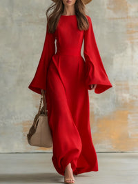 Robe de soirée longue rouge vif, encolure carrée et manches évasées