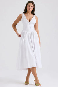Robe midi blanche à corset, décolleté en V, jupe évasée avec fronces