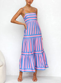 Robe longue à bretelles fines rayée rose et bleue, volants en étages, coupe fluide