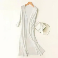 Cardigan long léger blanc cassé, col V, manches trois-quarts, tombé fluide