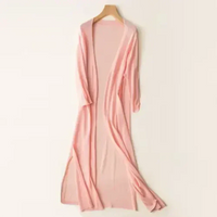 Cardigan long léger rose, col V, manches trois-quarts, coupe fluide et ouverte