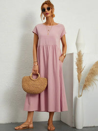 Robe midi fluide col rond, manches courtes, taille froncée, rose