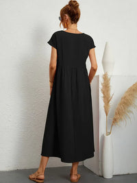 Robe midi fluide noire, manches courtes, taille froncée, vue de dos