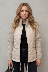 Doudoune matelassée à empiècements maille beige avec zip et col montant côtelé