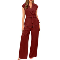 Ensemble d’été bordeaux : top sans manches croisé et pantalon ample à taille nouée