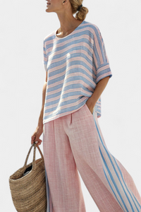Blouse en lin à rayures bleu et rose, manches courtes, encolure ronde, tombé fluide