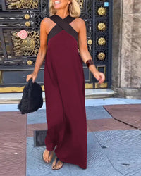 Robe Delphine à découpes croisées, bordeaux, sans manches, lanières croisées.