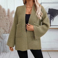 Gilet long à col V Janine vert olive en maille texturée, col V, longueur couvrante