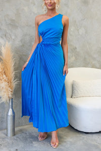 Robe longue bleue asymétrique une épaule, taille froncée, jupe plissée