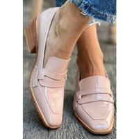 Mocassins Olga™ en cuir rose verni, vue latérale, brides doubles et talon bloc