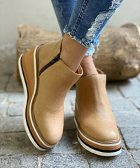 Bottes kaki à tige courte, semelle compensée rayée beige et noire