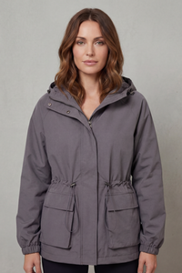 Veste utilitaire imperméable Oriane gris foncé, capuche, poches plaquées cargo, poignets élastiqués