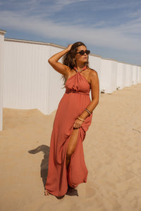 Robe multifonctionnelle Nele™, orange terracotta, décolleté noué, jupe ample avec fente.