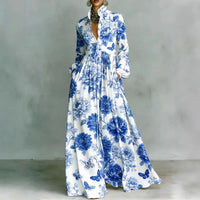 Robe longue boutonnée blanche à grandes fleurs bleues, col ouvert, manches longues