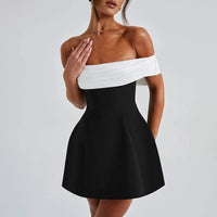 Robe courte épaules dénudées blanc en haut et noir, encolure bardot, jupe évasée