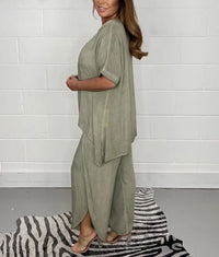 Ensemble d’été vert olive : blouse ample manches courtes et pantalon large assorti
