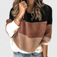 Pull en maille rayé marron, blanc cassé et brun foncé, col rond