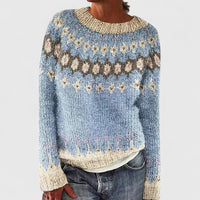 Pull jacquard Aude bleu clair avec motif jacquard et bord beige, col rond.