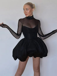 Robe ballon en tulle noire avec manches longues en voile et jupe bouffante