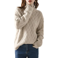 Pull à col roulé en maille écrue, motif chevrons, coupe ample manches longues